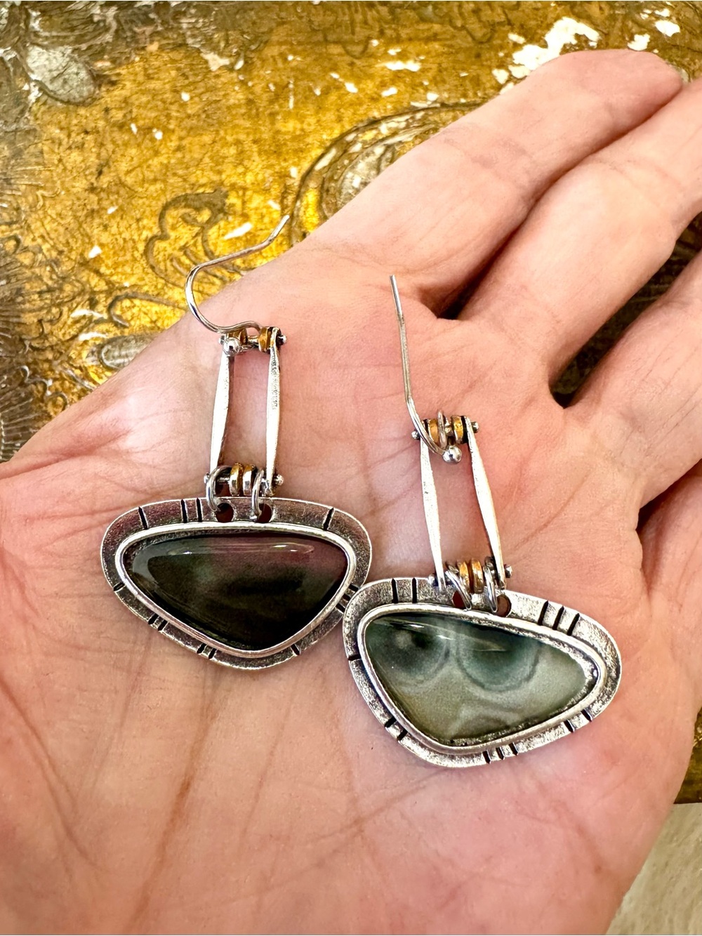 NEW silver & faux abalone statement earrings - Picture 4 of 6